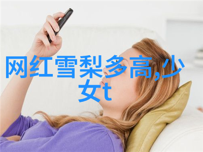 两个男孩子开车的小黄说都市生活中的趣事